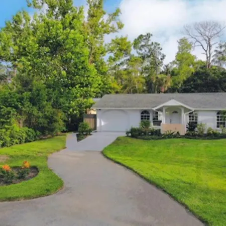 Cheerfull 4/Bed/ 3 Bath / Pool / Best Location